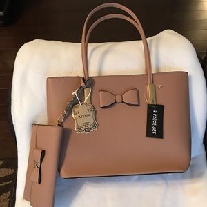Alyssa Vegan Handbag with matching wristlet